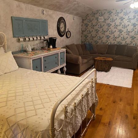Bed And Breakfast Suite At The Wooded Retreat Pine City エクステリア 写真